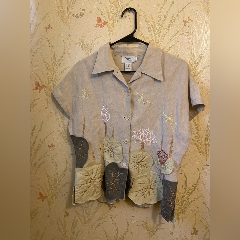 *SOLD* Jsong Collection Vintage Button Down Women’s Shirt size 10